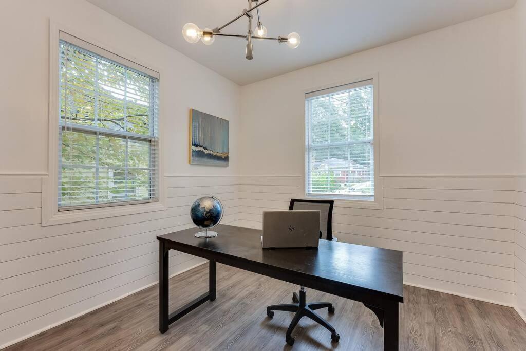 Luxury Atlanta Home - Self Check-In Pet Friendly Free Parking المظهر الخارجي الصورة